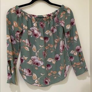 One Clothing Green blouse Size S pit to pit 18”